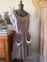 Load image into Gallery viewer, Homemakers Apron 🧺 custom made mocha gingham only 1 available
